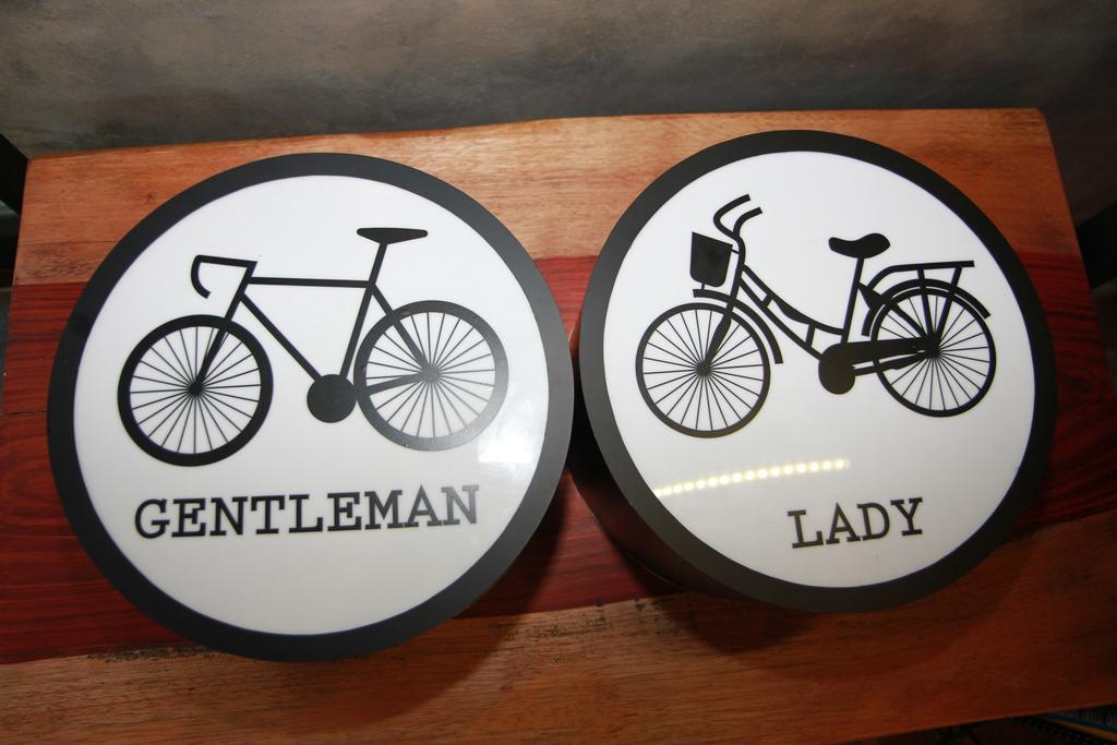 The Bike Loft Family Hostel HHQ Esterno foto