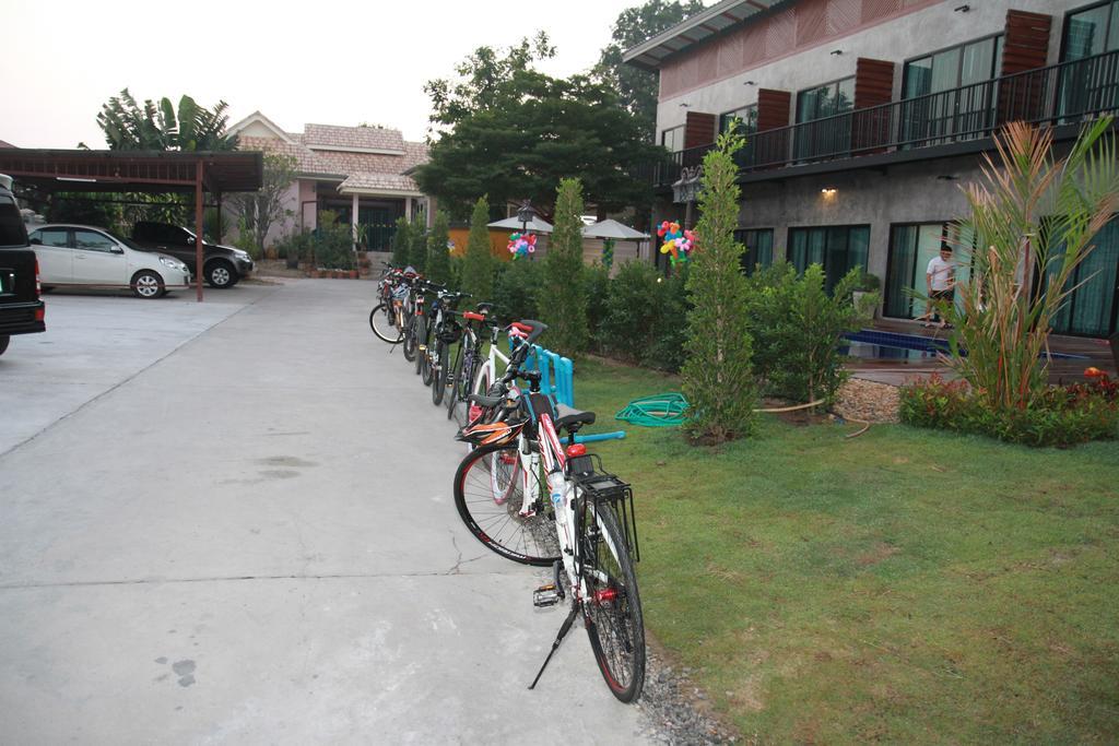 The Bike Loft Family Hostel HHQ Esterno foto