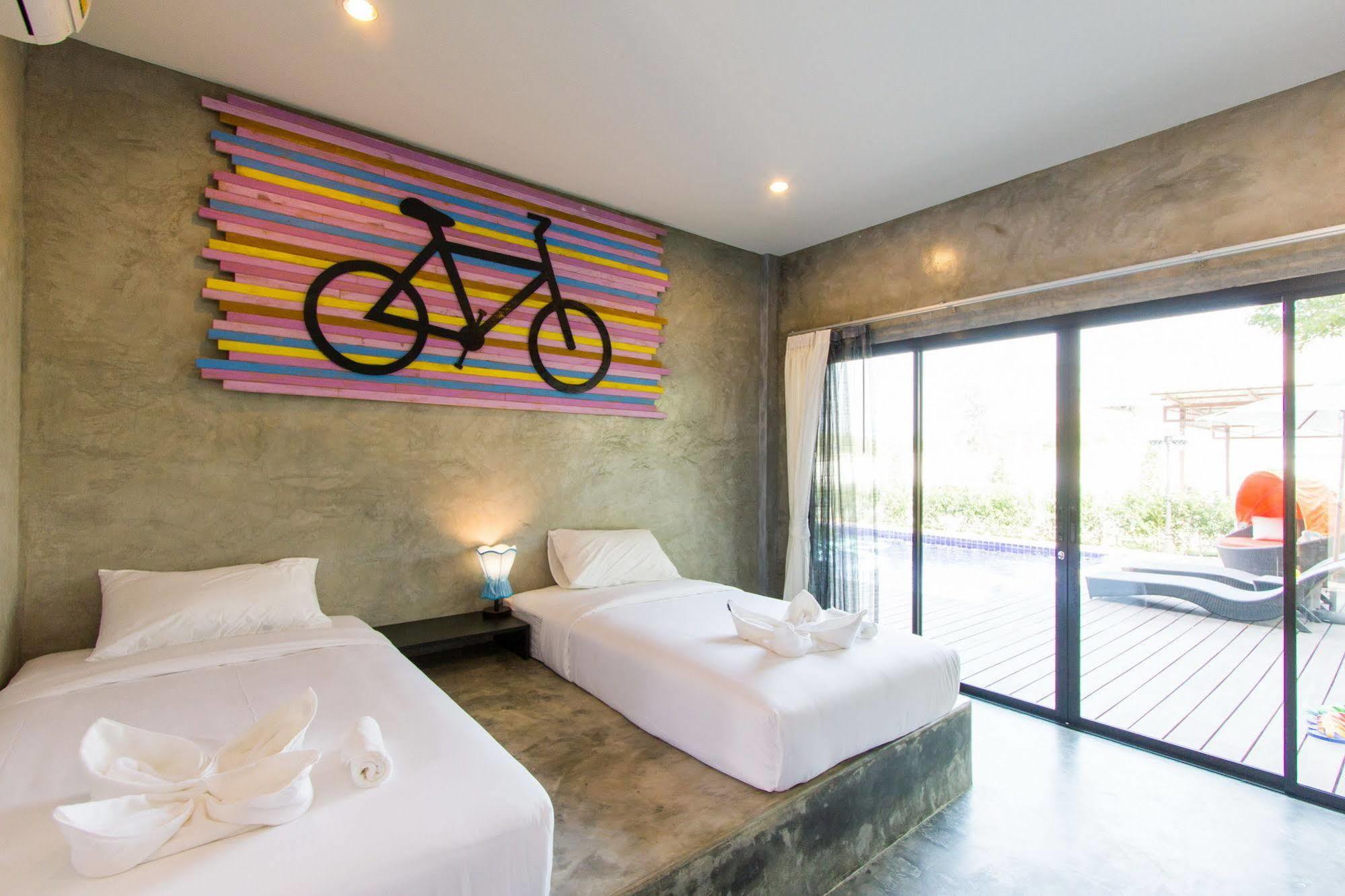 The Bike Loft Family Hostel HHQ Esterno foto