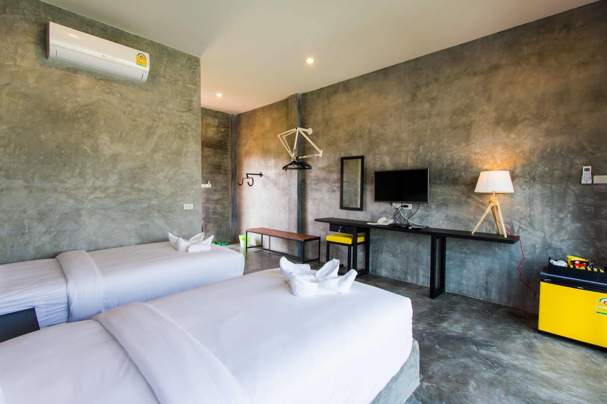 The Bike Loft Family Hostel HHQ Esterno foto